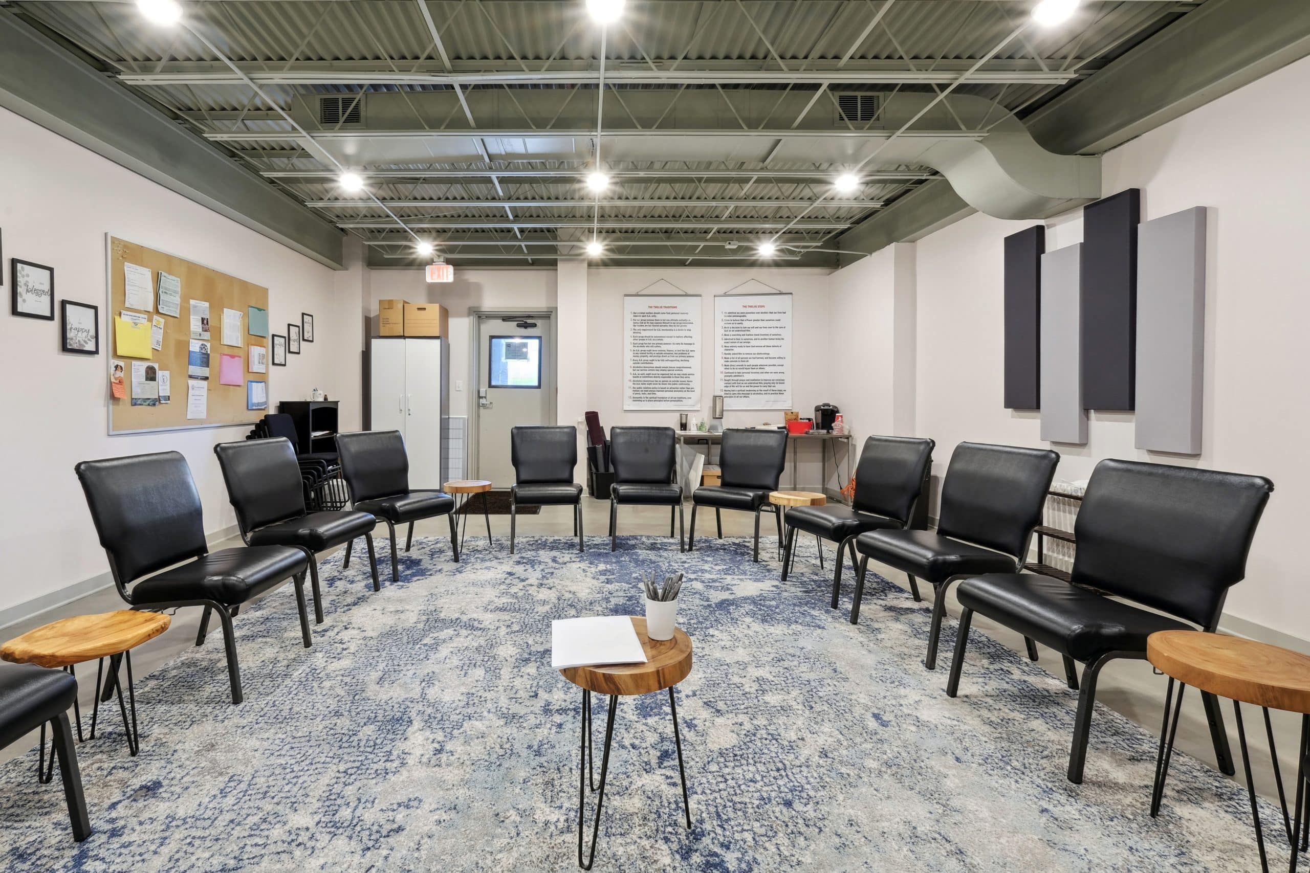 Large Group Meeting Room at Longbranch Recovery – Metairie IOP