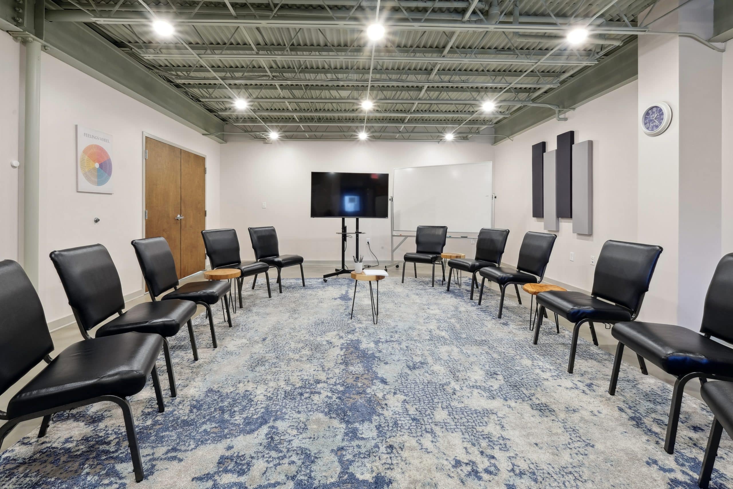 Large Group Meeting Room at Longbranch Recovery – Metairie IOP