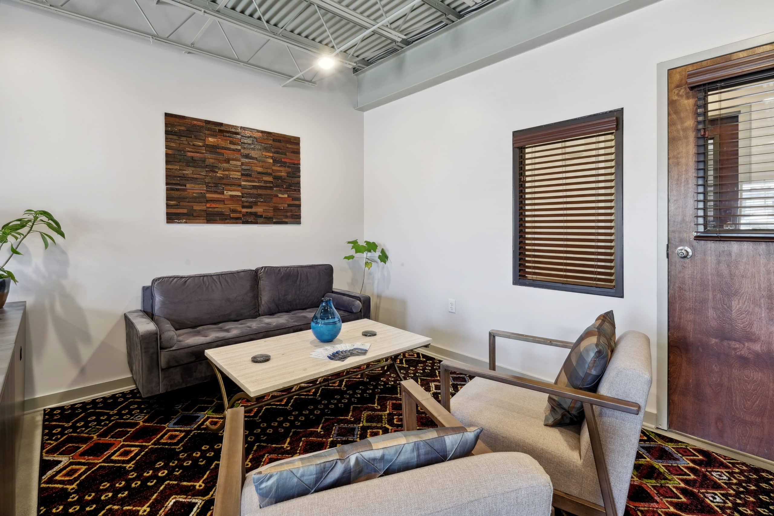 Office with sofa and 2 chairs at Longbranch Recovery – Metairie IOP